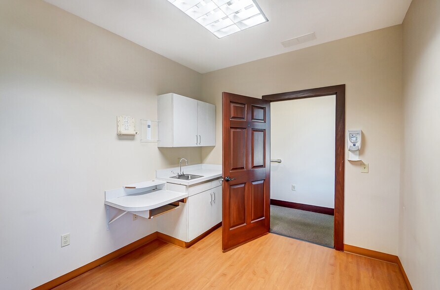 3300 Philadelphia Dr, Dayton, OH à vendre - Photo du bâtiment - Image 3 de 31