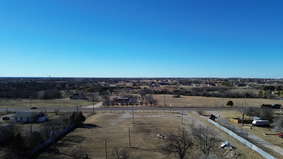 10300 S Sooner Rd, Oklahoma City, OK à vendre - Photo du bâtiment - Image 2 de 4