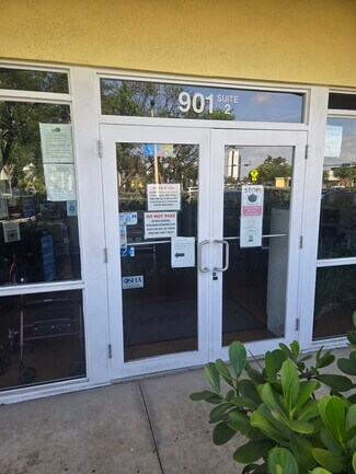 Plus de détails pour 901 N Miami Beach Blvd, North Miami Beach, FL - Commerce de détail à louer
