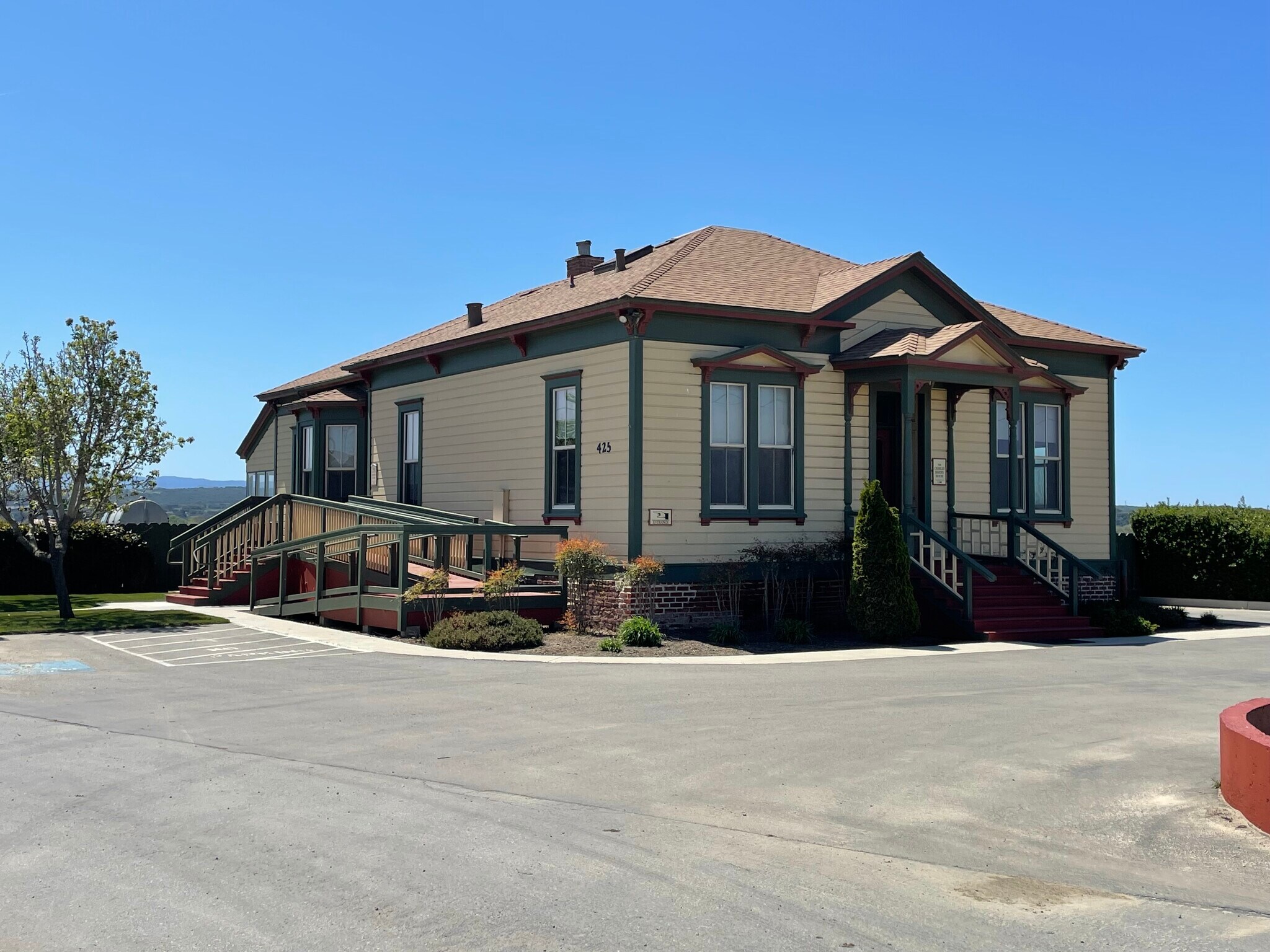 425 W Blanco Rd, Salinas, CA à louer Photo principale- Image 1 de 11