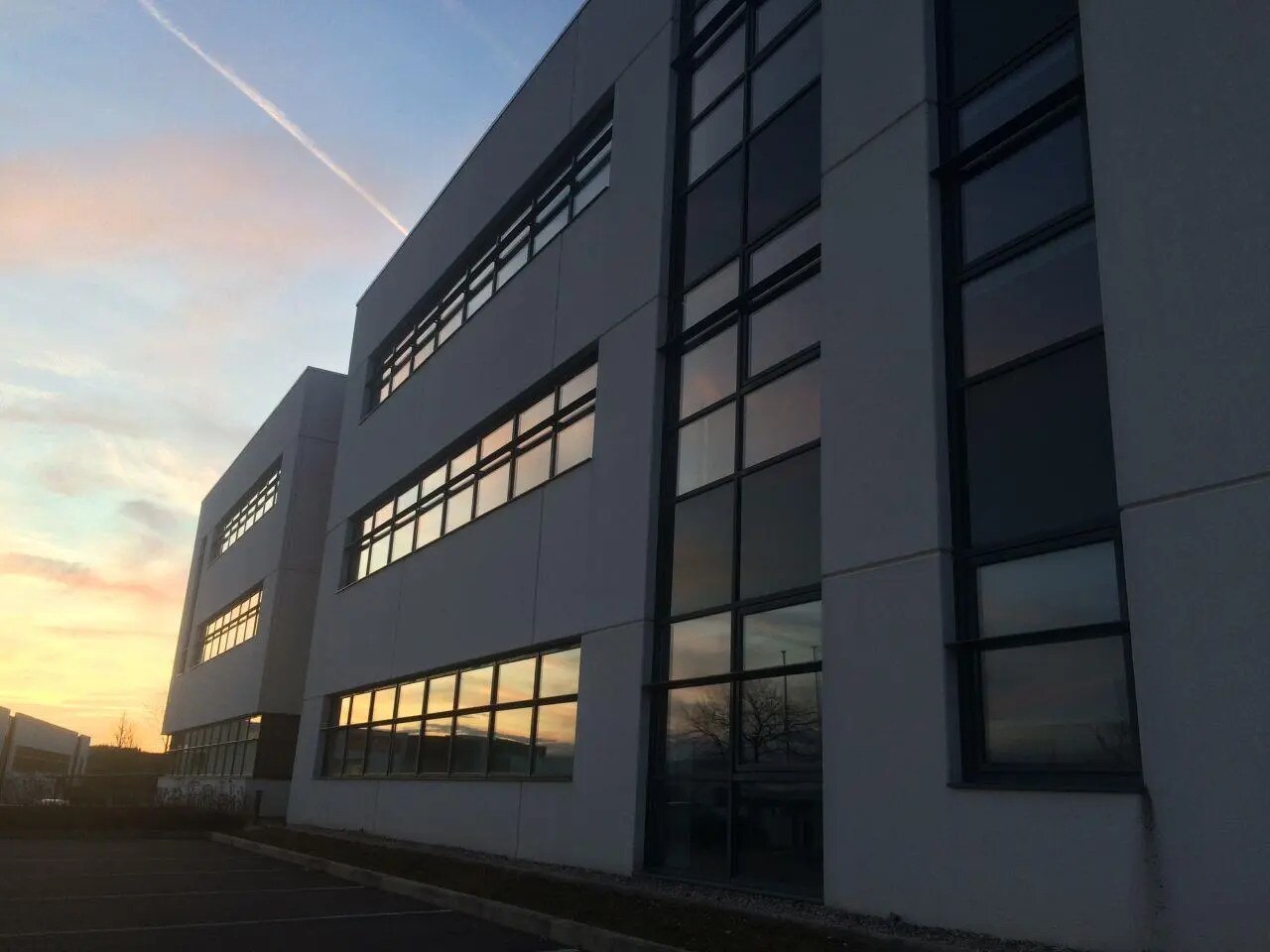 Office in Dijon for lease Primary Photo- Image 1 of 26