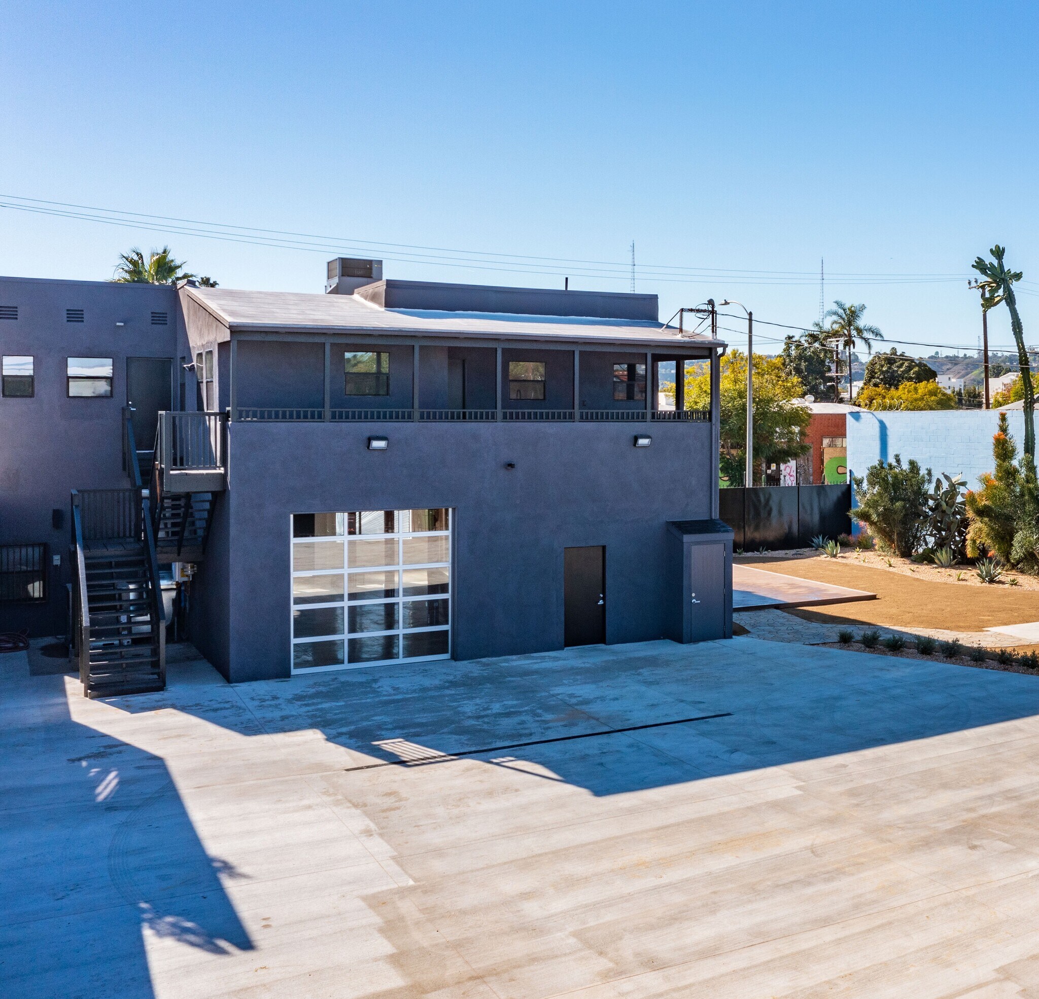 4207-4215 W Jefferson Blvd, Los Angeles, CA à louer Photo du bâtiment- Image 1 de 20