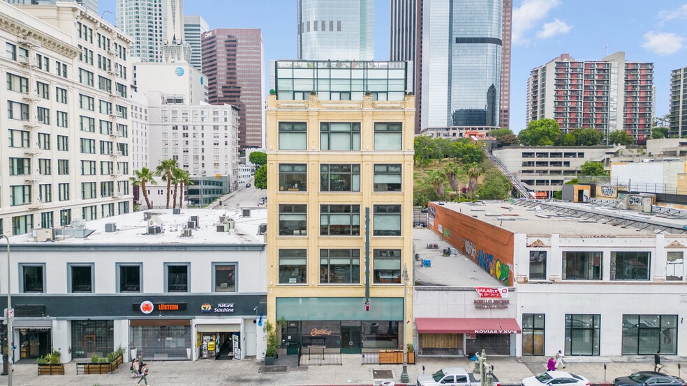 353 S Broadway, Los Angeles, CA à louer - Photo du bâtiment - Image 3 de 11