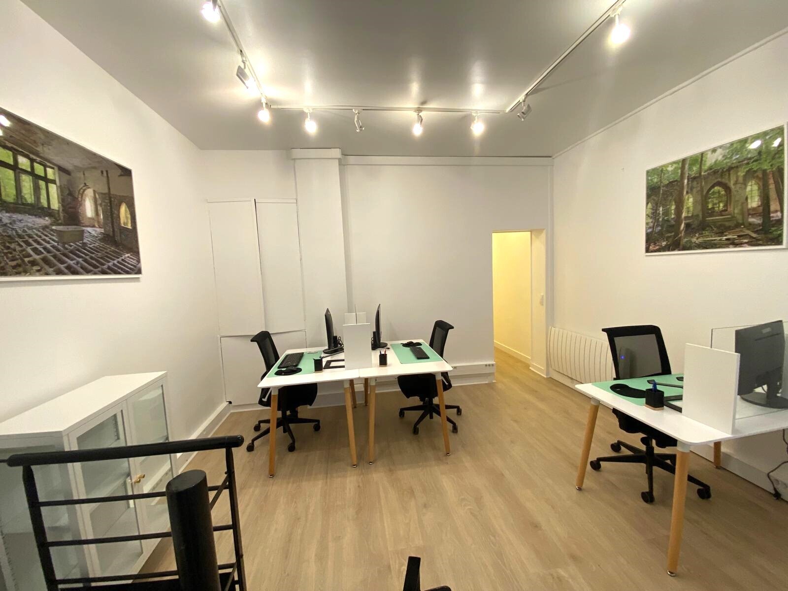 14 Rue Ferdinand Fabre, Paris for sale Interior Photo- Image 1 of 6