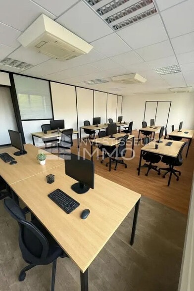 Bureau dans Nanterre à louer - Photo intérieure - Image 1 de 5