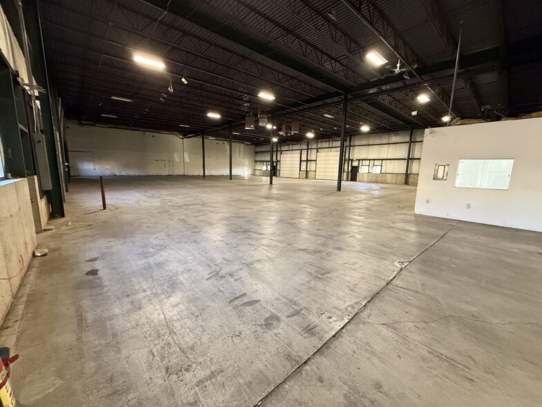 78-98 Rebeschi Dr, North Haven, CT for lease - Building Photo - Image 3 of 11