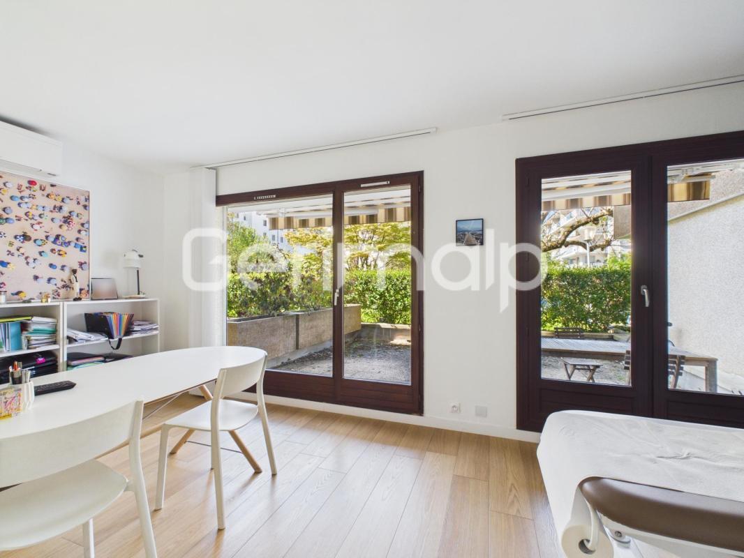 Flex in Annecy for sale Building Photo- Image 1 of 17