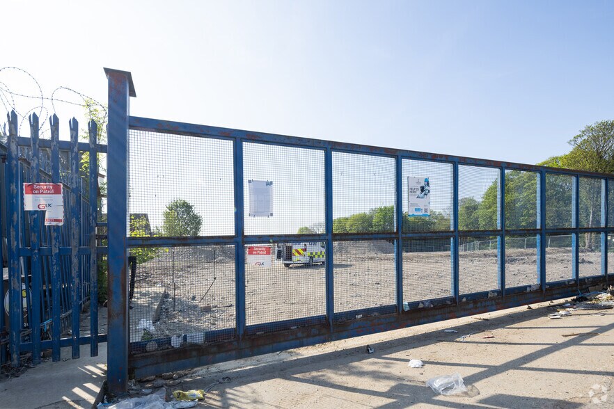 Estate Way, Londres à louer - Photo du bâtiment - Image 2 de 2