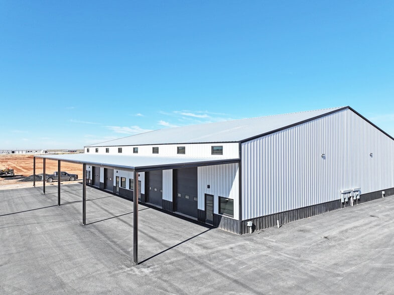 5518 WCR 135, Midland, TX for lease - Primary Photo - Image 1 of 34