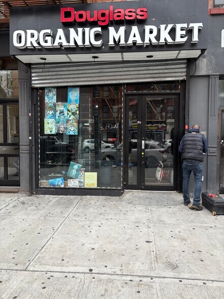 2120-2124 Frederick Douglass Blvd, New York, NY for lease - Building Photo - Image 2 of 2