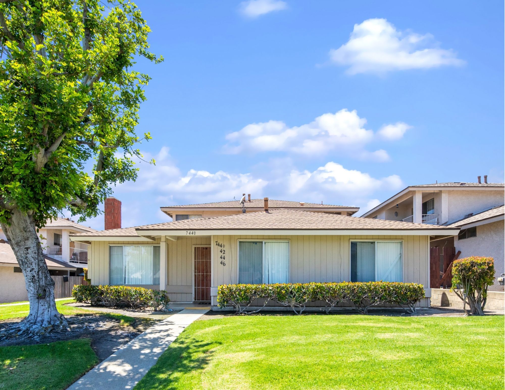 7440-7446 Carnelian St, Rancho Cucamonga, CA à vendre Photo du bâtiment- Image 1 de 49