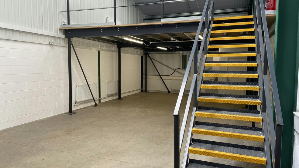 Honiley Rd, Kenilworth à louer - Photo du bâtiment - Image 3 de 7