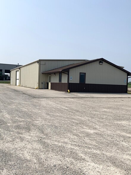 5866 State HWY 29, Denmark, WI à vendre - Photo du bâtiment - Image 2 de 9