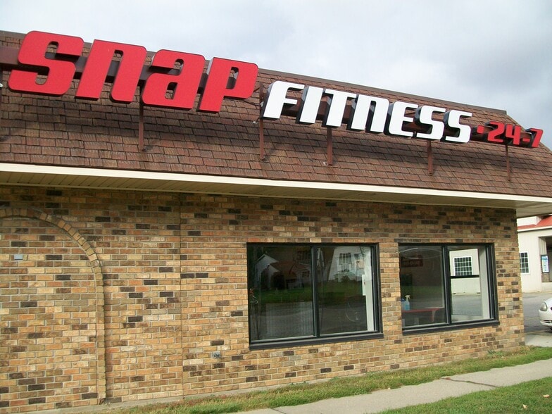 420 W Main St, Carson City, MI for lease - Building Photo - Image 1 of 5