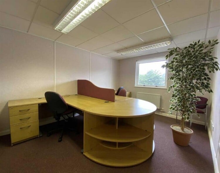 50 Drymen Rd, Bearsden à louer - Photo du bâtiment - Image 3 de 7