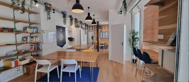 Retail in Paris for lease - Interior Photo - Image 3 of 14