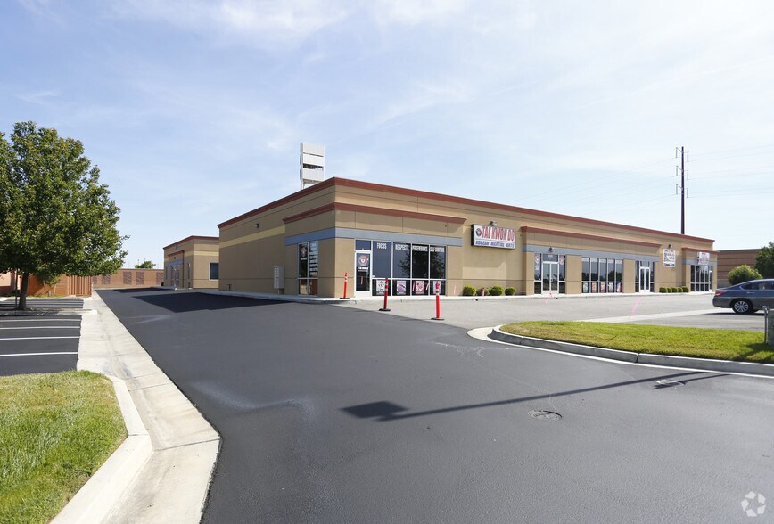 8500 Harris Rd, Bakersfield, CA à louer - Photo du bâtiment - Image 3 de 3