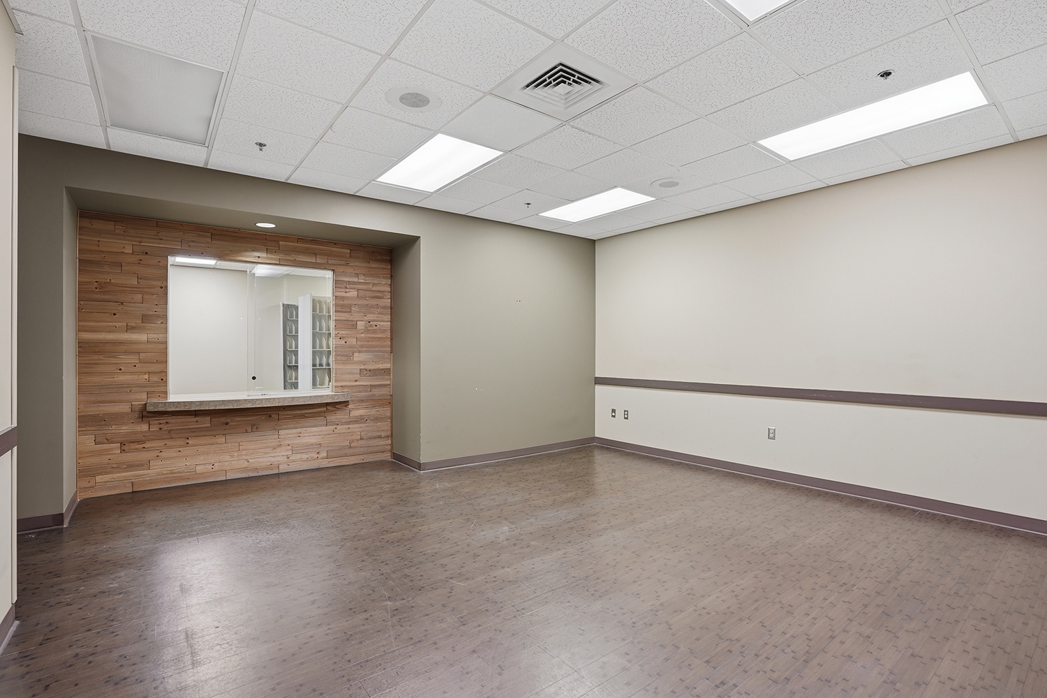 805 Saint Vincents Dr, Birmingham, AL for lease Interior Photo- Image 1 of 10