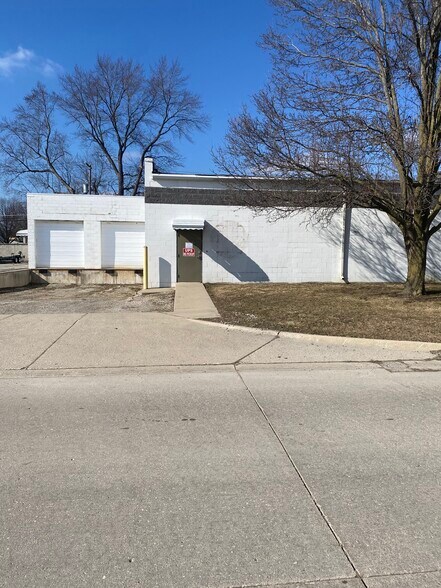 1309 W Lorain St, Monroe, MI à vendre - Photo du bâtiment - Image 2 de 3