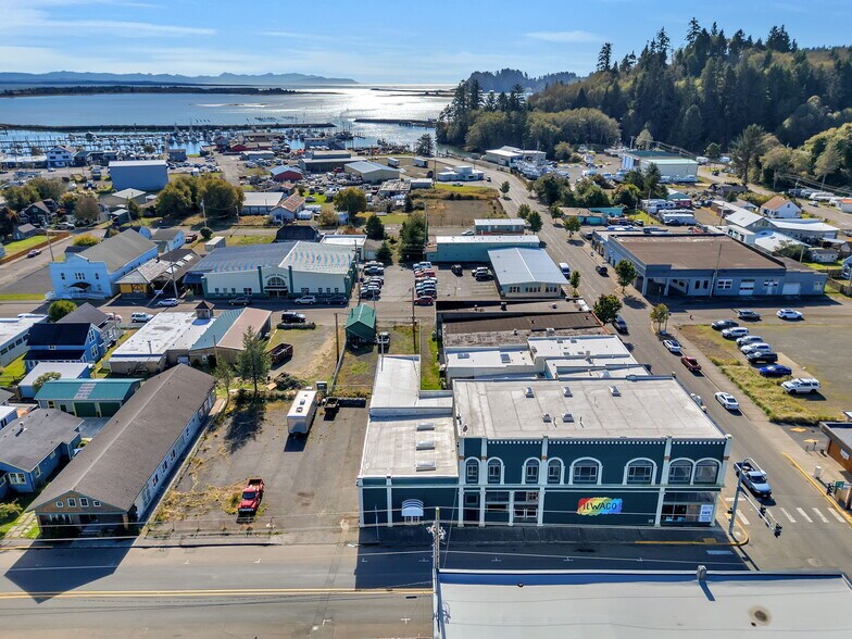 104 Spruce St E, Ilwaco, WA à vendre - Aérien - Image 3 de 41