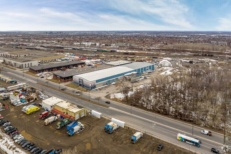 9055 Boul Henri-Bourassa E, Montréal, QC for lease - Aerial - Image 2 of 13