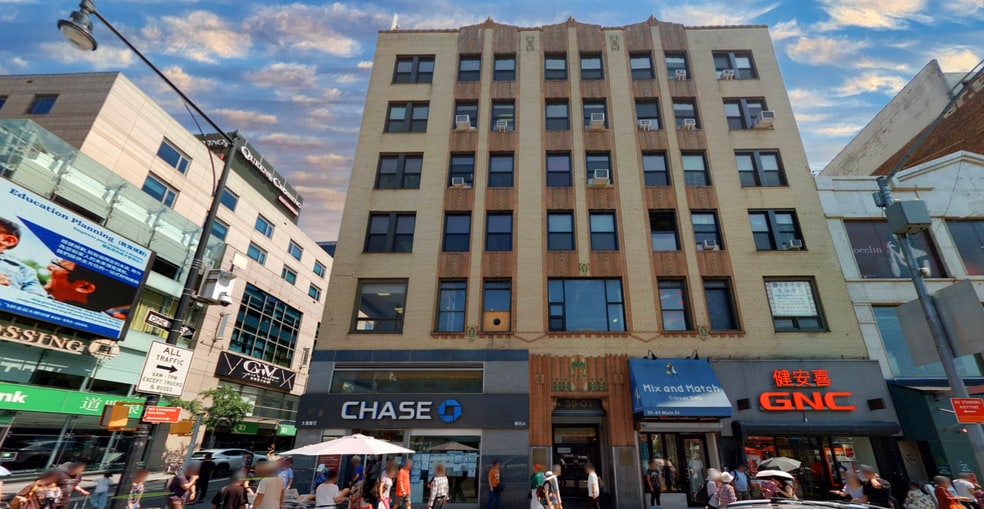 3901 Main St, Flushing, NY for lease - Building Photo - Image 2 of 5