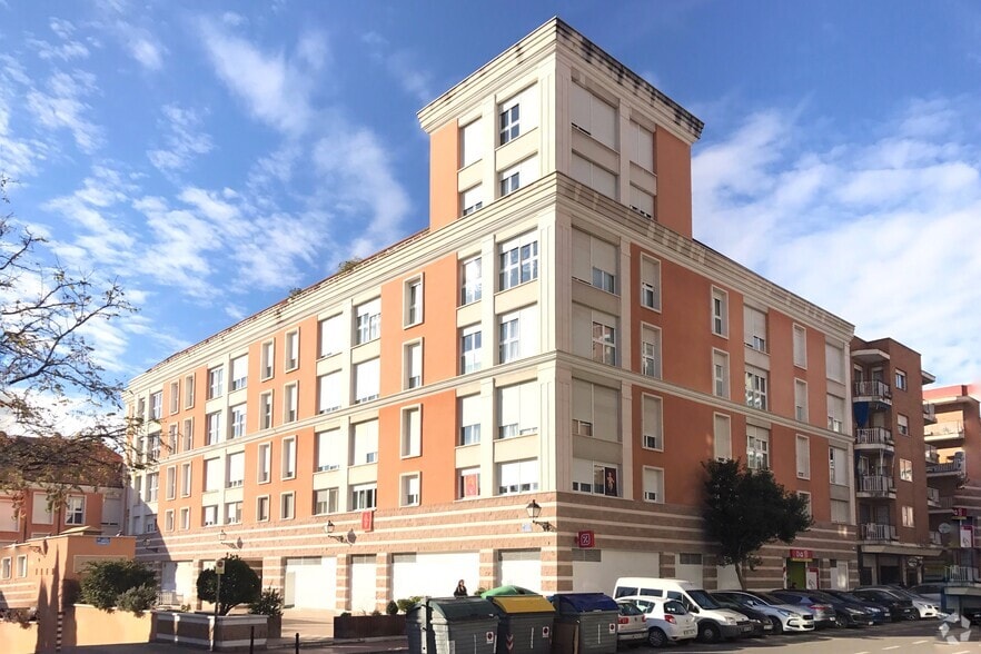 Retail in Alcalá de Henares, Madrid for lease - Primary Photo - Image 1 of 1