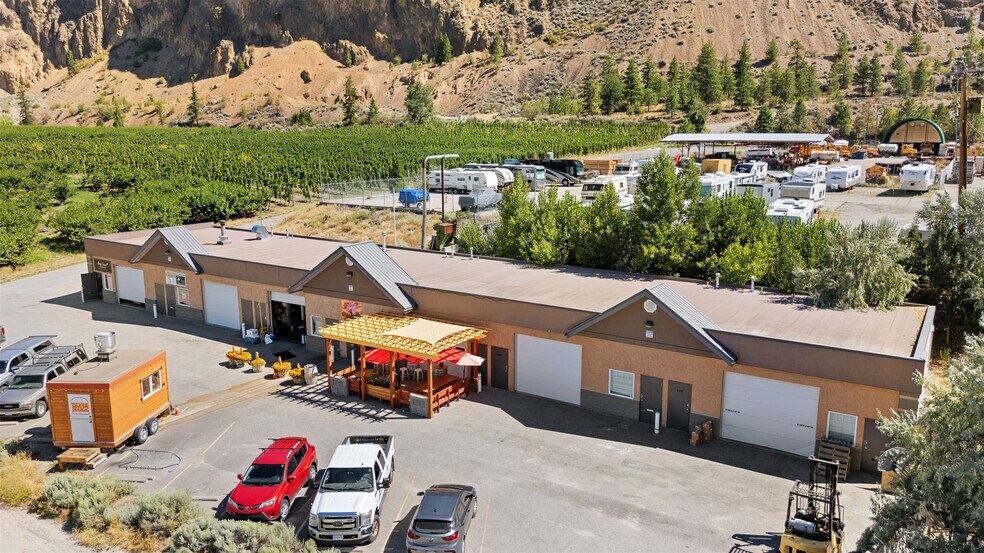 9503 Cedar Av, Summerland, BC à vendre - Photo du bâtiment - Image 1 de 11