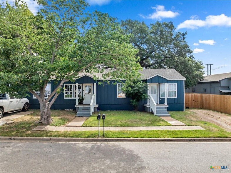 700 E Polk St, Burnet, TX à vendre - Photo du bâtiment - Image 3 de 11