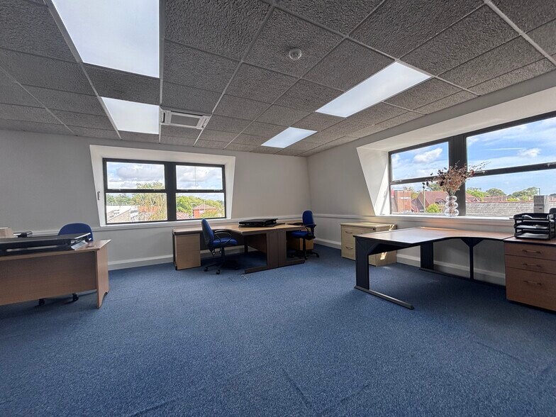 113 Winchester Rd, Eastleigh à louer - Photo du bâtiment - Image 3 de 5