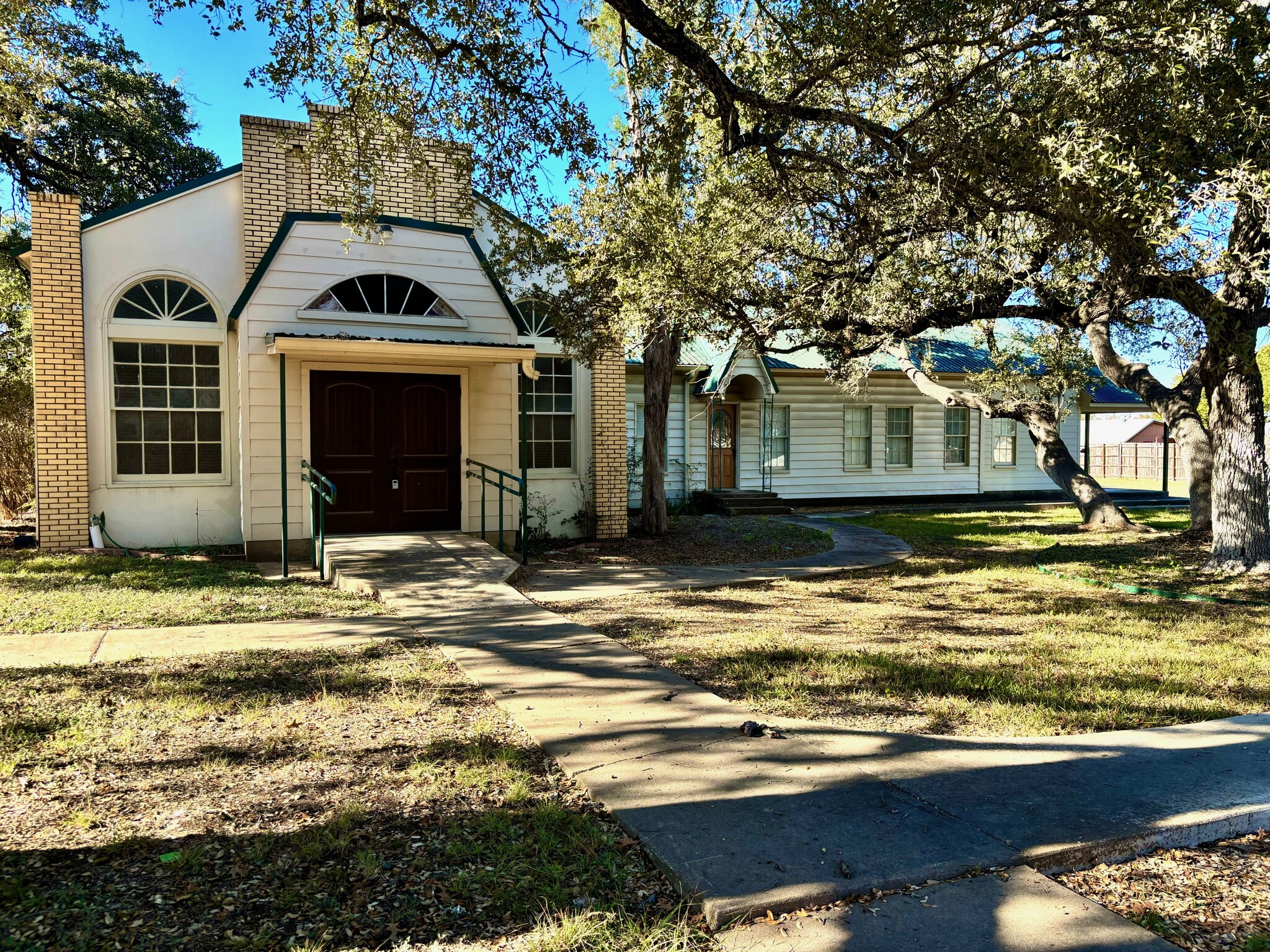 410 N West St, Bertram, TX à louer Photo du bâtiment- Image 1 de 6