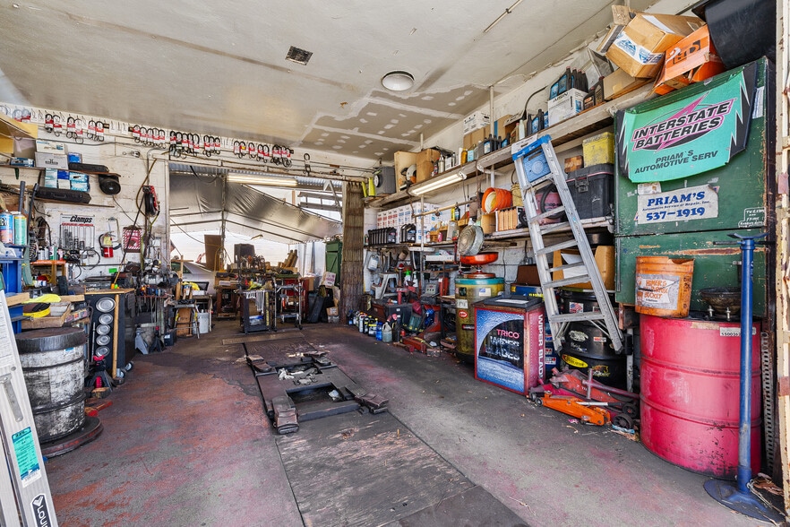 2002 Pauoa Rd, Honolulu, HI for lease - Interior Photo - Image 2 of 2