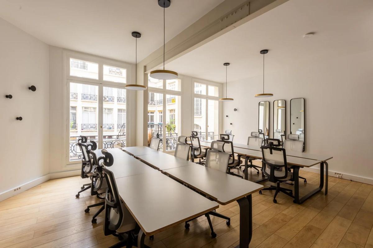 76 Avenue Des Champs Elysées, Paris for lease Interior Photo- Image 1 of 11