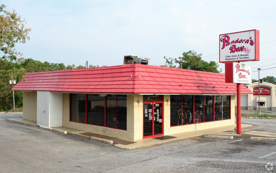 1445 Poinsett Hwy, Greenville, SC for lease - Building Photo - Image 3 of 3