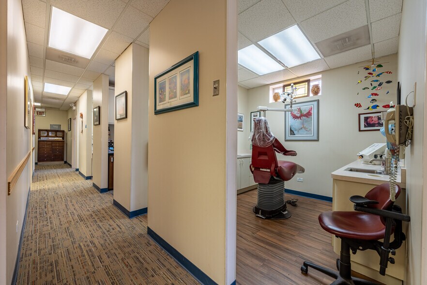 5521 N Milwaukee Ave, Chicago, IL à louer - Photo du bâtiment - Image 3 de 15