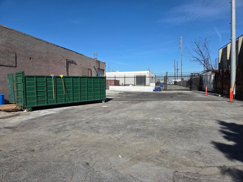 8620 Tamarack Ave, Sun Valley, CA for sale - Building Photo - Image 3 of 4