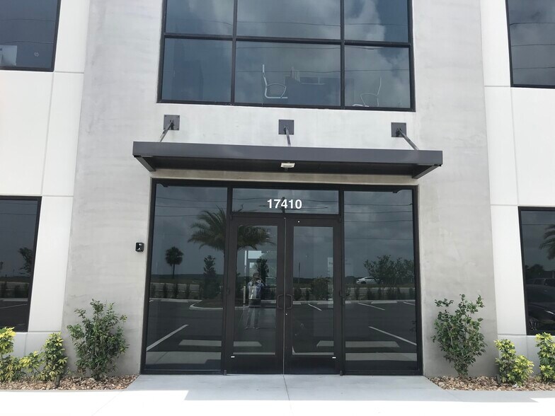 17410 E Highway 50, Clermont, FL à louer - Photo du bâtiment - Image 2 de 6