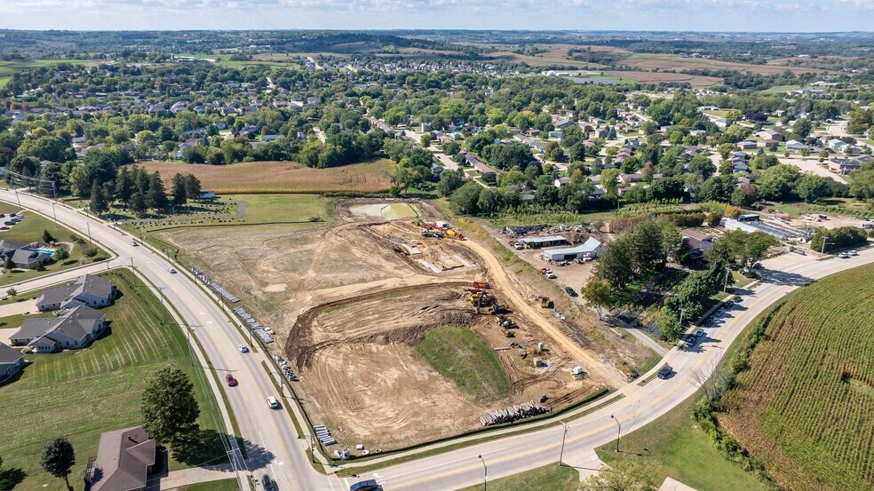2565 Hales Mill Rd, Asbury, IA à louer - Photo du bâtiment - Image 2 de 6