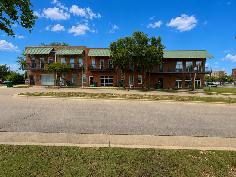84 Clark Blvd, Tupelo, MS à louer - Photo du bâtiment - Image 2 de 17