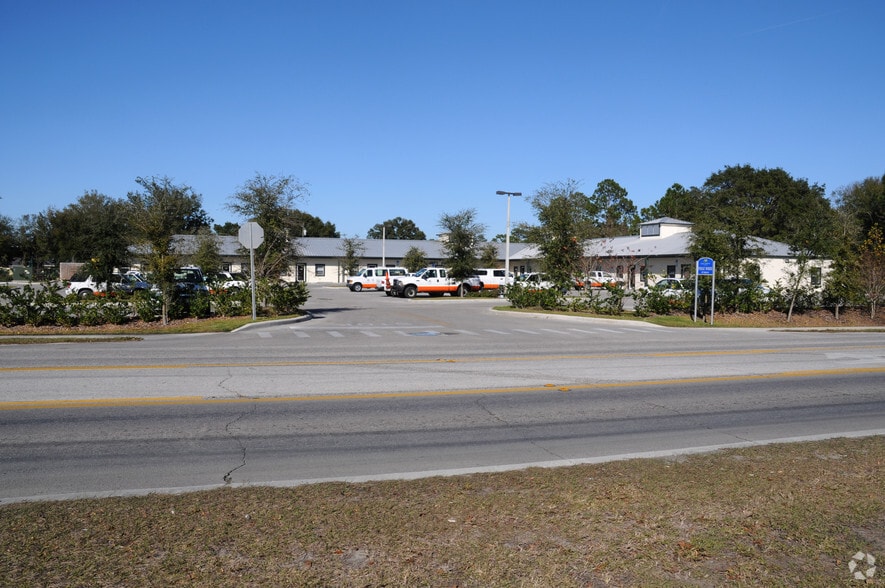 437-481 W Ardice Ave, Eustis, FL à louer - Photo du bâtiment - Image 2 de 25