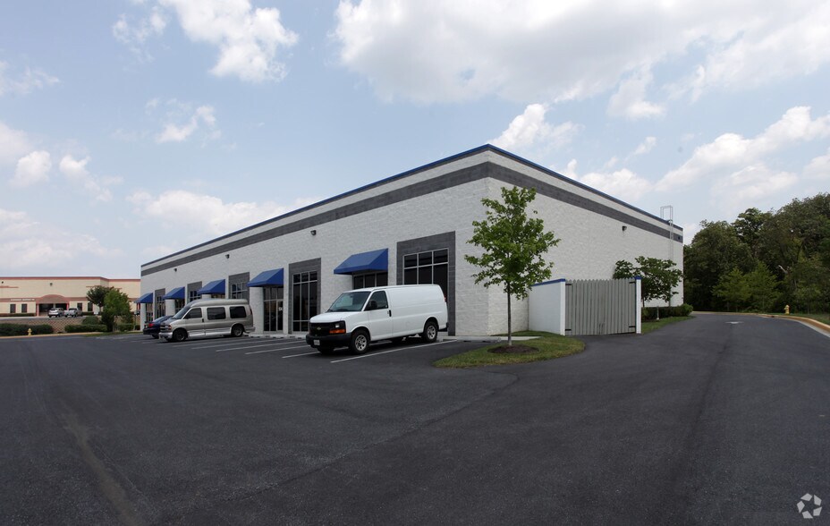 Wedgewood North Business Park portefeuille de 4 propriétés à vendre sur LoopNet.ca - Photo du bâtiment - Image 2 de 2