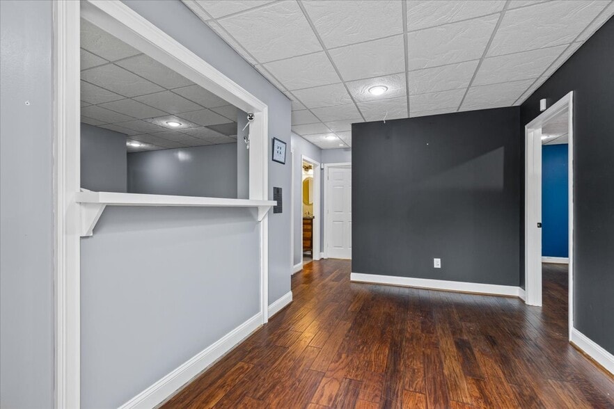 883 Commerce Dr SW, Conyers, GA for sale - Interior Photo - Image 2 of 60