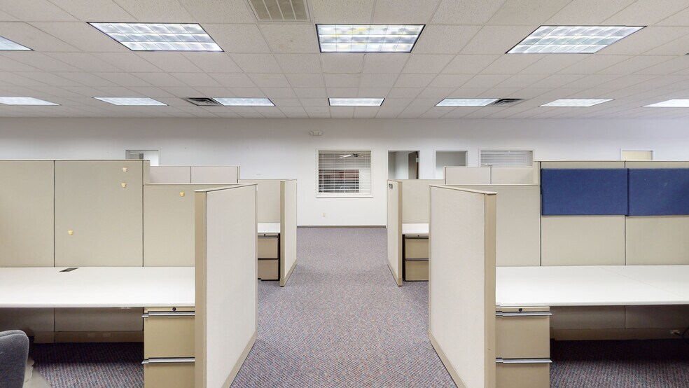 3225 Southview Dr, Elkhart, IN à vendre - Photo du bâtiment - Image 2 de 10