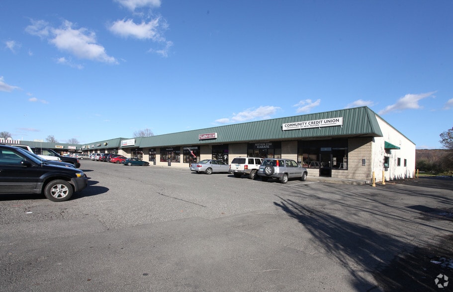 129-145 Danbury Rd, New Milford, CT for lease - Primary Photo - Image 2 of 41