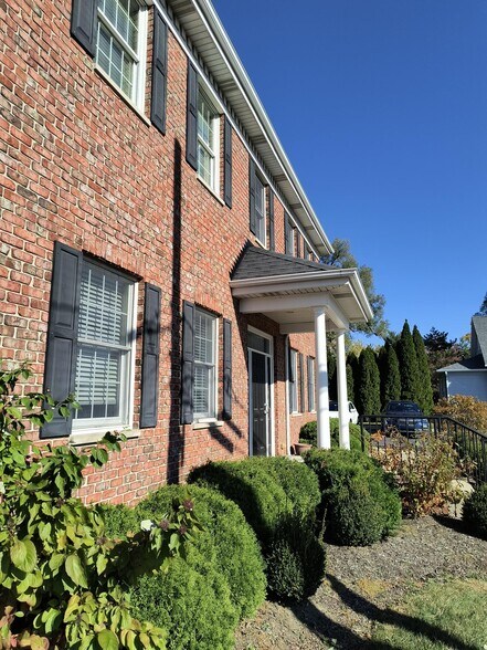 9421 Joliet St, Saint John, IN à louer - Photo du bâtiment - Image 2 de 11