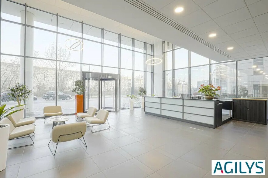 Office in Massy for lease - Building Photo - Image 2 of 16