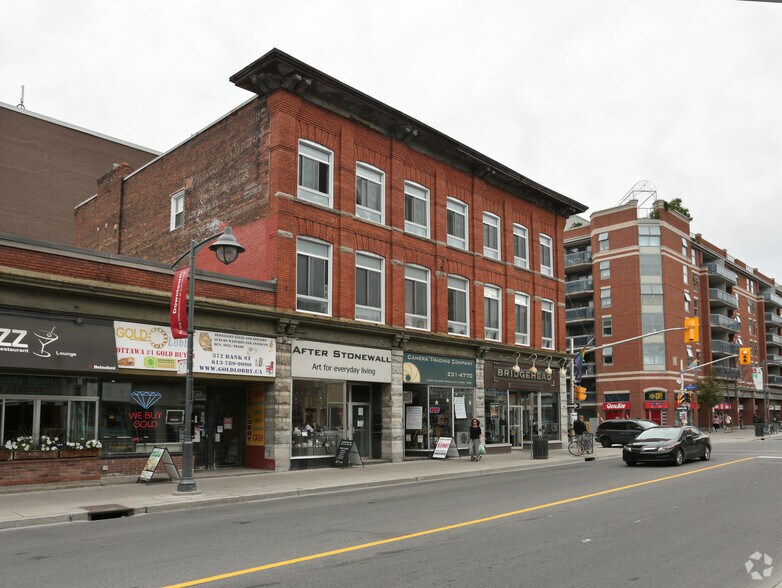 366-370 Bank St, Ottawa, ON for lease - Building Photo - Image 2 of 6