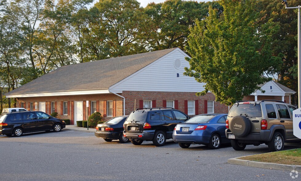 6144 Route 25A, Wading River, NY à vendre - Photo principale - Image 1 de 4
