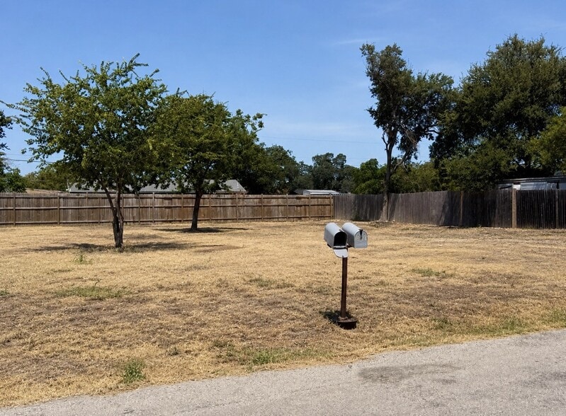 16300 Summit Dr, Austin, TX for lease - Building Photo - Image 3 of 9
