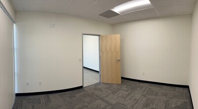 701 Del Norte Blvd, Oxnard, CA for lease Building Photo- Image 1 of 12